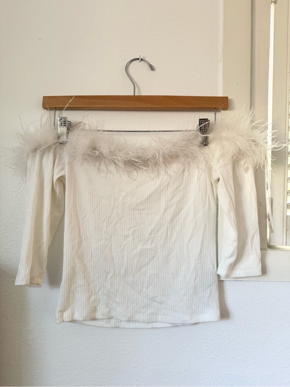 Forever 21 Off-Shoulder Feather Trim Crop Top in Cream